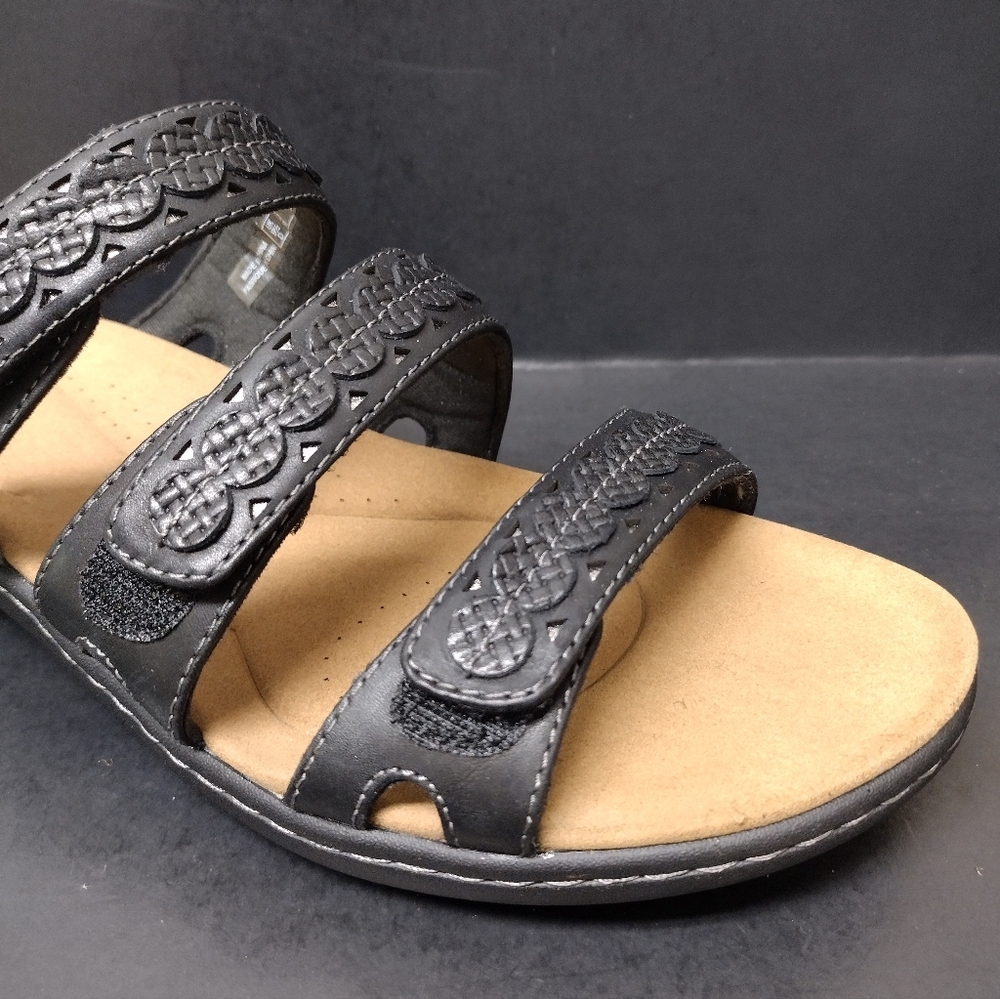 CLARKS - WOMEN'S  LEATHER BLACK SANDALS SIZE : 12 M - Picture 7 of 9